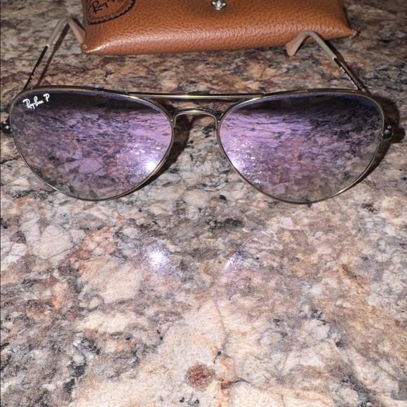 Ray-Ban RB3025 Aviator Sunglasses with Tan Case - Picture 2 of 5